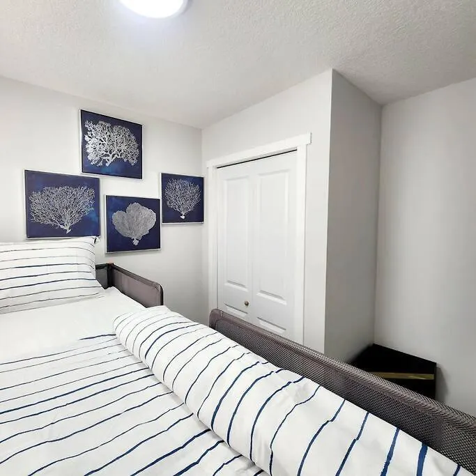 דירה YYC Aurora Legal Suite קנדה